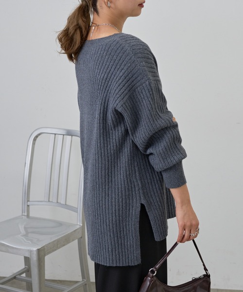 COLONY 2139（コロニートゥーワンスリーナイン）の「relaxリブVネックニット（ニット/セーター・レディース・ブラック/オフホワイト/グレー/ベージュ・FREE）」の7枚目の写真