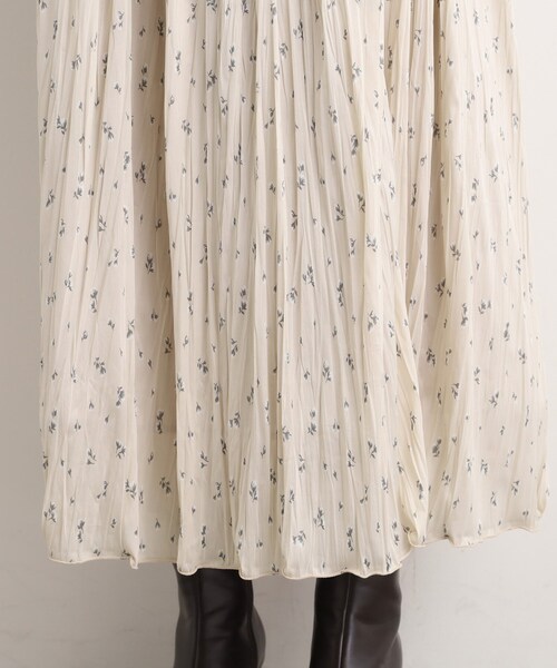 grove(グローブ)の「花柄アソートプリーツスカート(スカート・レディース・ベージュ系その他4/ブラック/ブラック系その他・02/03/05/04/01)」の4枚目の写真