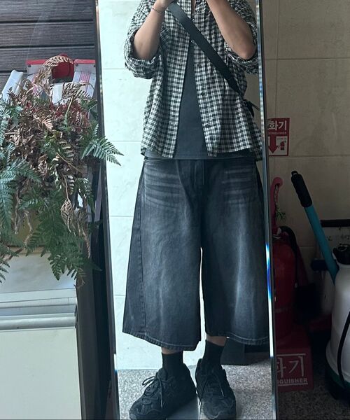 SIGNATURE（シグネチャ）の「ウォッシングカーブドバミューダデニムパンツ[ブラック]（その他パンツ・レディース・その他・LARGE/X-LARGE/SMALL/MEDIUM）」の9枚目の写真