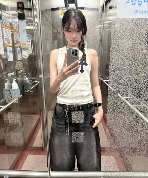 SIGNATURE（シグネチャ）の「ウォッシングカーブドバミューダデニムパンツ[ブラック]（その他パンツ・レディース・その他・LARGE/X-LARGE/SMALL/MEDIUM）」の10枚目の写真