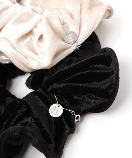 Heather（ヘザー）の「ボリュームベロアシュシュ　608743（シュシュ・レディース・アイボリー/ブラック・ONE SIZE）」の4枚目の写真