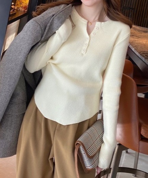 yuue' ( wear )(ユーイ)の「ヘンリーネック長袖リブニット(ニット/セーター・レディース・アイボリー/ブラック/グレー/ホワイト/ベージュ・FREE)」の17枚目の写真