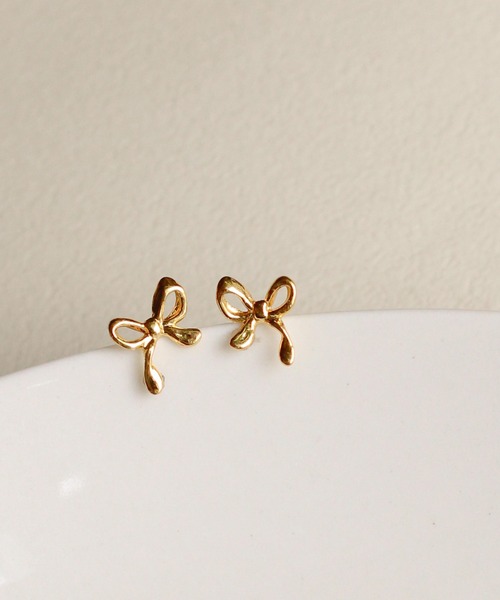 NOIR DE POUPEE（ノワールドプーペ）の「【WEB限定】silver925 ミニリボンピアス（ピアス（両耳用）・レディース・シルバー/ゴールド・FREE）」の2枚目の写真