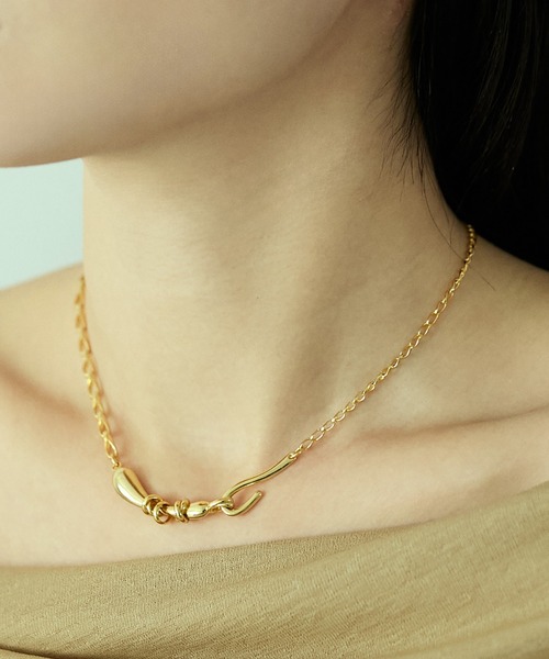 LAPUIS(ラピュイ)の「LAPUIS(ラピュイ) Flow Coil choker(チョーカー・レディース・マルチ/ゴールド・FREE)」の2枚目の写真