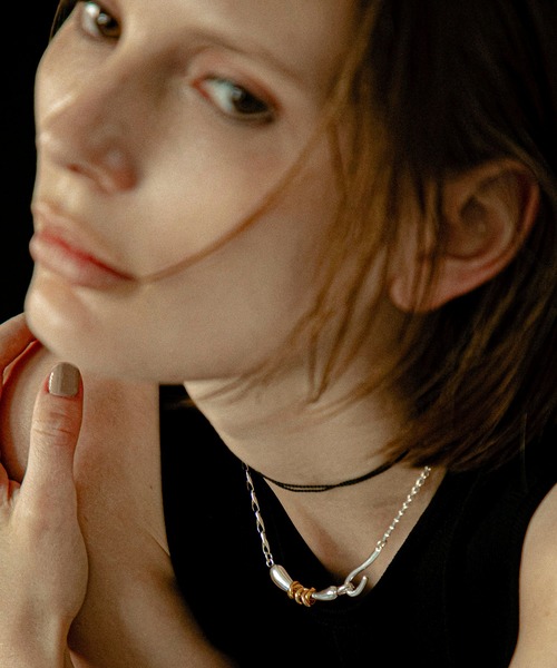 LAPUIS(ラピュイ)の「LAPUIS(ラピュイ) Flow Coil choker(チョーカー・レディース・マルチ/ゴールド・FREE)」の7枚目の写真