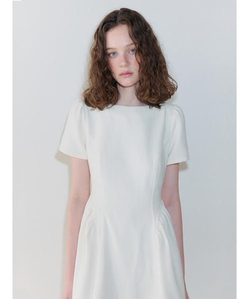 ETMON(エトモン)の「Shirring Flare Mini Dress, Ivory(ワンピース・レディース・その他・SMALL/MEDIUM)」の2枚目の写真