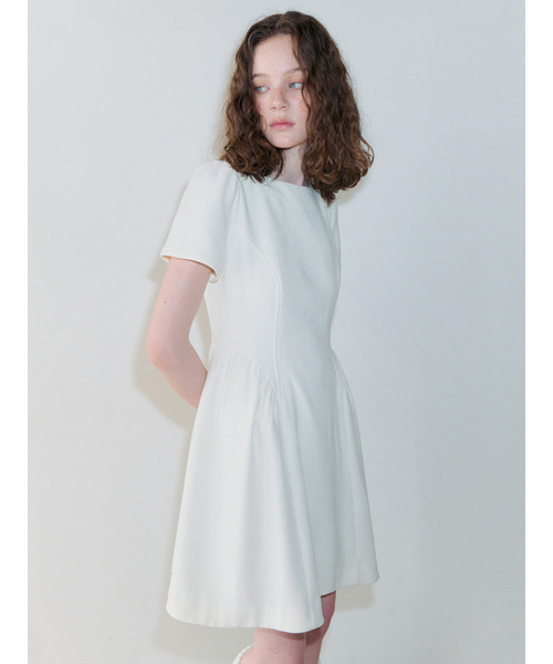 ETMON(エトモン)の「Shirring Flare Mini Dress, Ivory(ワンピース・レディース・その他・SMALL/MEDIUM)」の3枚目の写真
