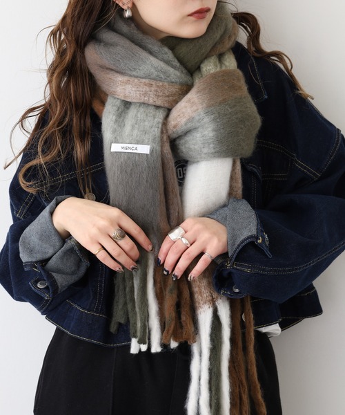 FUNALIVE（ファンアライブ）の「グラデーションブロックチェックストール（ストール/ショール・レディース・ベージュ/カーキ/ブルー・FREE）」の2枚目の写真