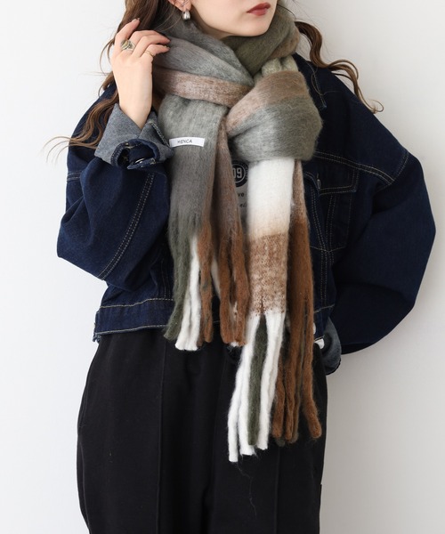 FUNALIVE（ファンアライブ）の「グラデーションブロックチェックストール（ストール/ショール・レディース・ベージュ/カーキ/ブルー・FREE）」の8枚目の写真