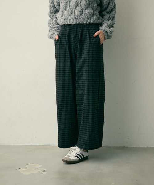 Lunea（ルネア）の「【裏起毛】チェック柄タックワイドパンツ（その他パンツ・レディース・グレー/ネイビー・M/L）」の14枚目の写真