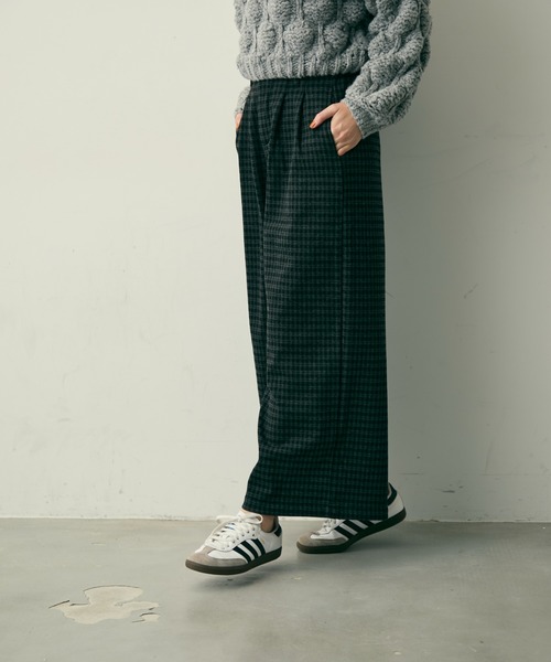 Lunea（ルネア）の「【裏起毛】チェック柄タックワイドパンツ（その他パンツ・レディース・グレー/ネイビー・M/L）」の15枚目の写真