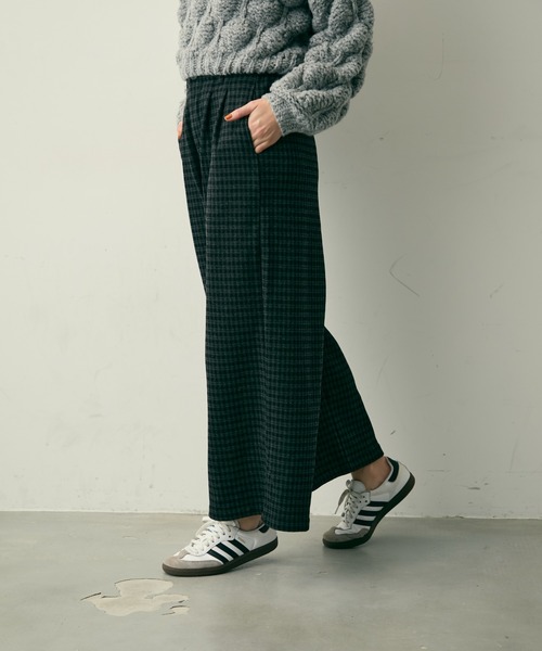 Lunea（ルネア）の「【裏起毛】チェック柄タックワイドパンツ（その他パンツ・レディース・グレー/ネイビー・M/L）」の4枚目の写真