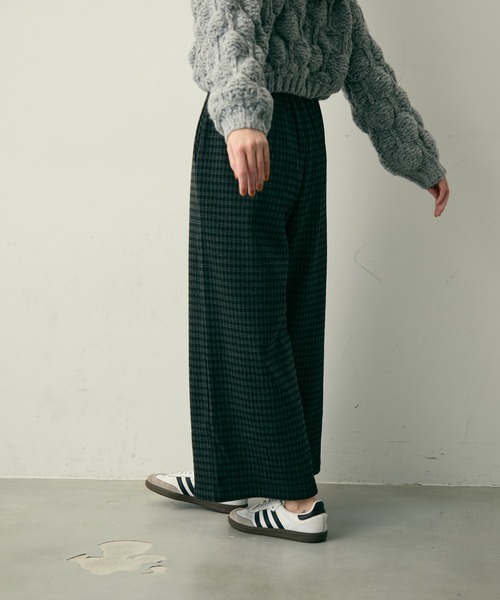 Lunea（ルネア）の「【裏起毛】チェック柄タックワイドパンツ（その他パンツ・レディース・グレー/ネイビー・M/L）」の8枚目の写真