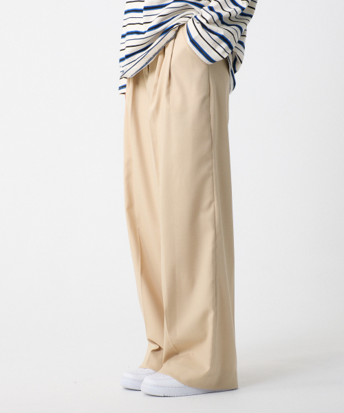 UNKNOWN PLANET(アンノウンプラネット)の「ツーピンタックスラックス ベージュ(スラックス・レディース・その他・SMALL/MEDIUM/LARGE)」の1枚目の写真
