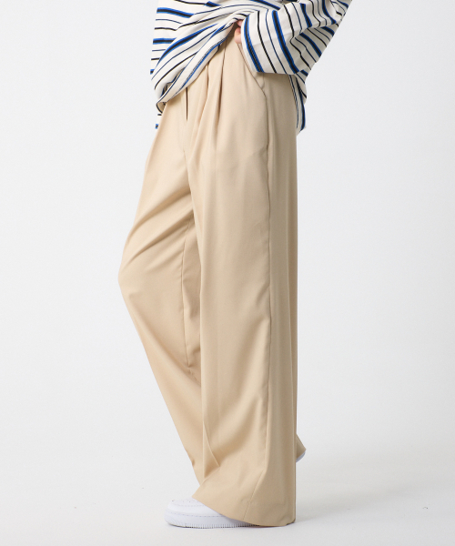 UNKNOWN PLANET(アンノウンプラネット)の「ツーピンタックスラックス ベージュ(スラックス・レディース・その他・SMALL/MEDIUM/LARGE)」の2枚目の写真