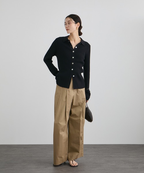 SALON adam et rope'（サロン アダム エ ロペ）の「コットンシルクカシミアリブポロカーディガン（カーディガン/ボレロ・レディース・ブラック/ベージュ・FREE）」の18枚目の写真