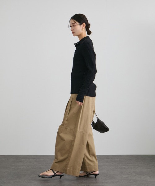 SALON adam et rope'（サロン アダム エ ロペ）の「コットンシルクカシミアリブポロカーディガン（カーディガン/ボレロ・レディース・ブラック/ベージュ・FREE）」の3枚目の写真