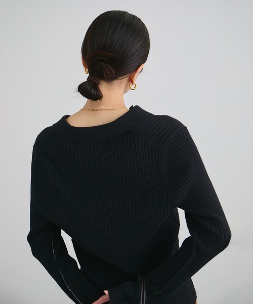 SALON adam et rope'（サロン アダム エ ロペ）の「コットンシルクカシミアリブポロカーディガン（カーディガン/ボレロ・レディース・ブラック/ベージュ・FREE）」の7枚目の写真