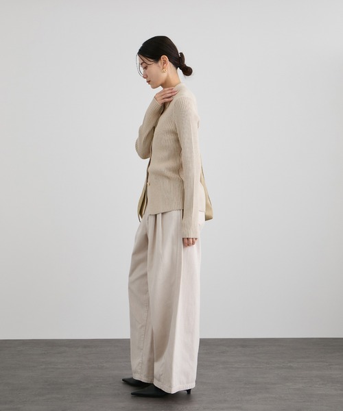 SALON adam et rope'（サロン アダム エ ロペ）の「コットンシルクカシミアリブポロカーディガン（カーディガン/ボレロ・レディース・ブラック/ベージュ・FREE）」の8枚目の写真