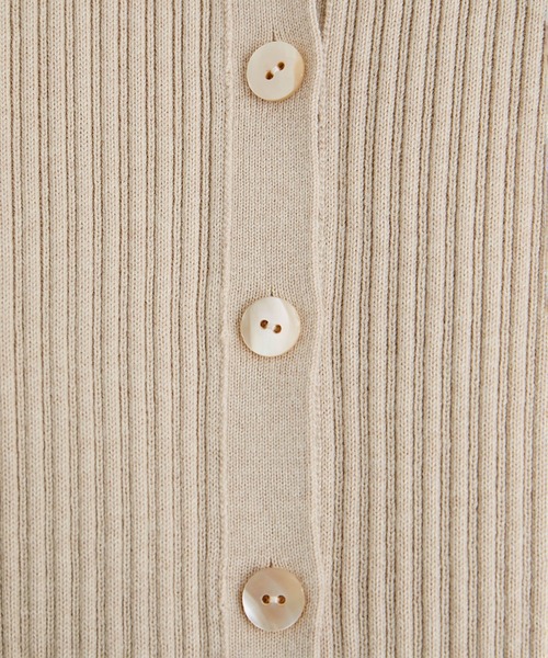 SALON adam et rope'（サロン アダム エ ロペ）の「コットンシルクカシミアリブポロカーディガン（カーディガン/ボレロ・レディース・ブラック/ベージュ・FREE）」の16枚目の写真