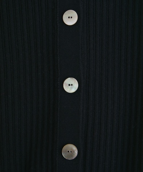 SALON adam et rope'（サロン アダム エ ロペ）の「コットンシルクカシミアリブポロカーディガン（カーディガン/ボレロ・レディース・ブラック/ベージュ・FREE）」の17枚目の写真