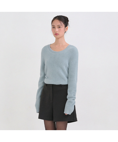 MICANE(ミケーネ)の「パウダリーUネックニット(ニット/セーター・レディース・スカイブルー/ブラック/アイボリー・X-LARGE/LARGE/MEDIUM/SMALL)」の3枚目の写真