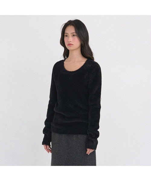 MICANE(ミケーネ)の「パウダリーUネックニット(ニット/セーター・レディース・スカイブルー/ブラック/アイボリー・X-LARGE/LARGE/MEDIUM/SMALL)」の1枚目の写真