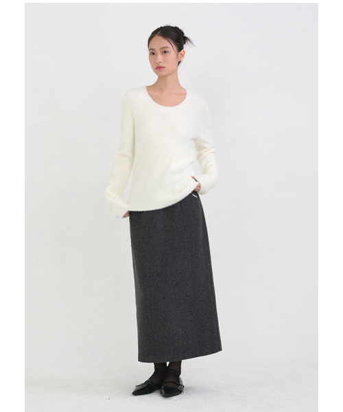MICANE(ミケーネ)の「パウダリーUネックニット(ニット/セーター・レディース・スカイブルー/ブラック/アイボリー・X-LARGE/LARGE/MEDIUM/SMALL)」の17枚目の写真