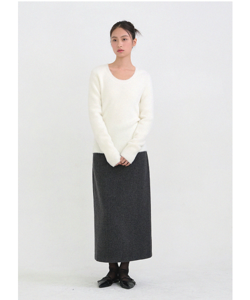 MICANE(ミケーネ)の「パウダリーUネックニット(ニット/セーター・レディース・スカイブルー/ブラック/アイボリー・X-LARGE/LARGE/MEDIUM/SMALL)」の22枚目の写真