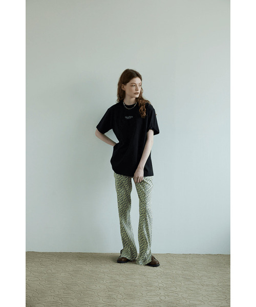 KOOKEESEE(クキシ)の「セミブーツカットラミプリントスリットパンツ_淡い黄色(その他パンツ・レディース・その他・SMALL/MEDIUM)」の4枚目の写真