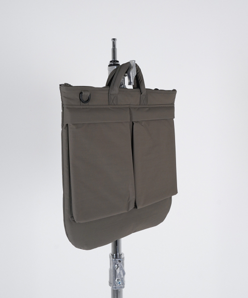 THETUNG（ザトゥン）の「[航空] ナイロンシティボーイヘルメットバッグ [タウペ]（トートバッグ・メンズ・その他・FREE）」の2枚目の写真