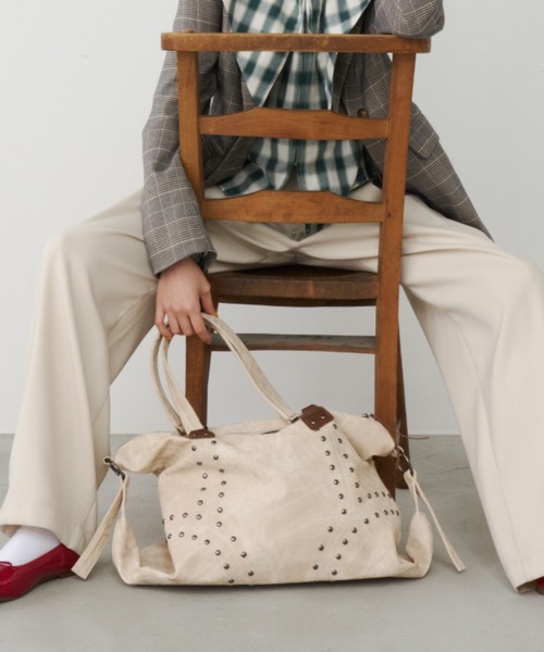 Unitage（ユニテージ）の「スタッズデザインボストンバッグ【select item】（ボストンバッグ・レディース・ブラウン/アイボリー・FREE）」の8枚目の写真