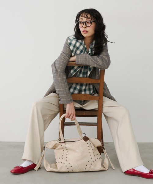 Unitage（ユニテージ）の「スタッズデザインボストンバッグ【select item】（ボストンバッグ・レディース・ブラウン/アイボリー・FREE）」の3枚目の写真