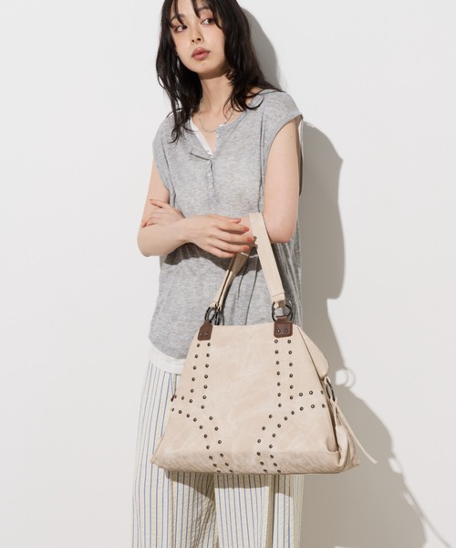 Unitage(ユニテージ)の「スタッズデザインボストンバッグ【select item】(ボストンバッグ・レディース・ブラウン/アイボリー・FREE)」の14枚目の写真