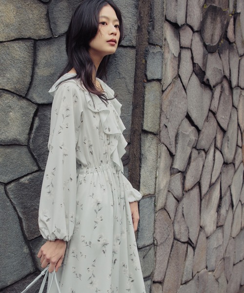 NATURAL BEAUTY BASIC(ナチュラルビューティーベーシック)の「◇ラッフルフラワープリントワンピース(ワンピース・レディース・イエロー系その他/グレー系その他・P/S/MEDIUM)」の1枚目の写真