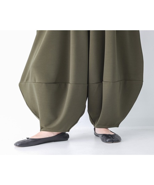 n'OrLABEL(ノアールレーベル)の「ポンチコクーンパンツ(その他パンツ・レディース・カーキ/ブラック・FREE)」の13枚目の写真