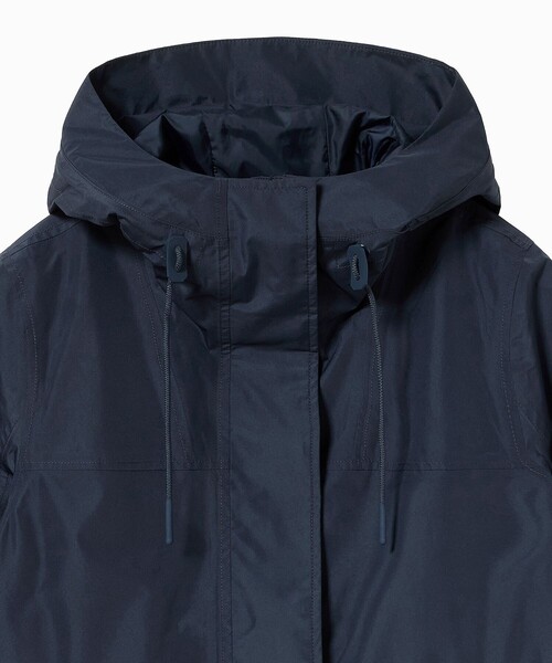 AIGLE(エーグル)の「ゴアテックス 2レイヤー ショートジャケット RP(マウンテンパーカー・レディース・ライトブルー/ホワイト/ダークネイビー・38/36/34/44/40/42)」の7枚目の写真