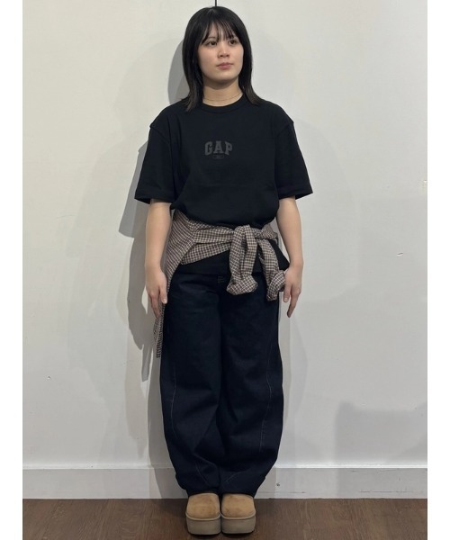 GAP(ギャップ)の「ヘビーウェイト リラックスフィット GAP1969ロゴ クロップドTシャツ(Tシャツ/カットソー・メンズ・ホワイト/イエロー/グリーン/ブルー/ブラック・M/XS/S/L/XL)」の21枚目の写真