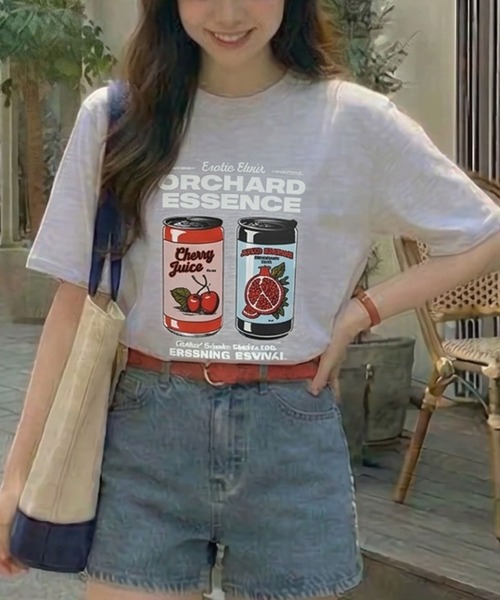 September SEOUL(セプテンバーソウル)の「レトロチェリーとザクロドリンク缶イラストTシャツ(Tシャツ/カットソー・レディース・ホワイト/アッシュ・FREE)」の2枚目の写真
