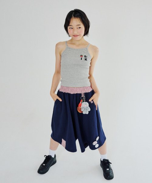 ITZAVIBE(イッザバイブ)の「CHECK BANDING BERMUDA PANTS - NAVY(その他パンツ・レディース・その他・ONE SIZE)」の2枚目の写真