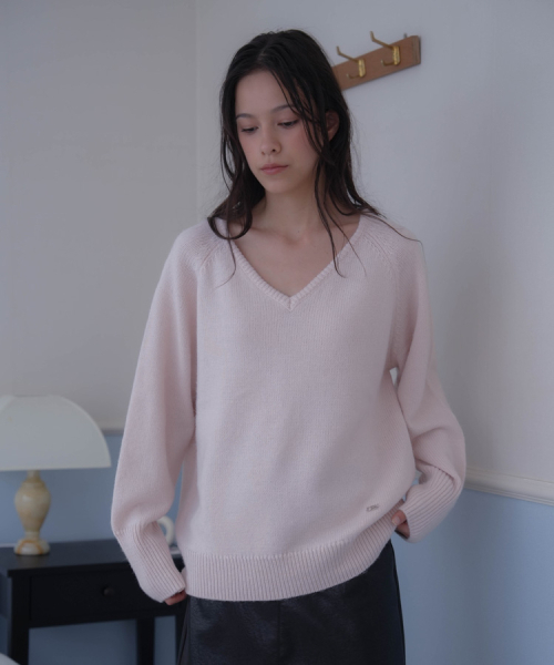 DEHEVE（デヘヴェ）の「Classic V-neck Knit [Pink]（ニット/セーター・レディース・PINK・FREE）」の2枚目の写真