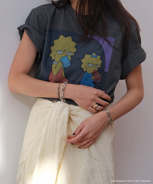 AKTE(アクテ)の「シンプソンズTシャツ(Tシャツ/カットソー・レディース・ホワイト/チャコールグレー・FREE)」の1枚目の写真