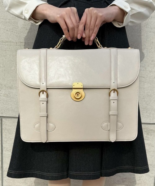 F i.n.t（フィント）の「ベルト使いキーホールサッチェルバッグ/fint フィント（ハンドバッグ・レディース・アイボリー/ブラウン・FREE）」の2枚目の写真