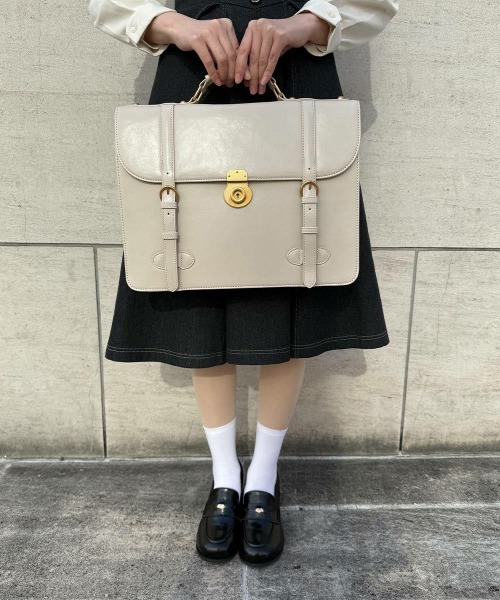 F i.n.t（フィント）の「ベルト使いキーホールサッチェルバッグ/fint フィント（ハンドバッグ・レディース・アイボリー/ブラウン・FREE）」の7枚目の写真