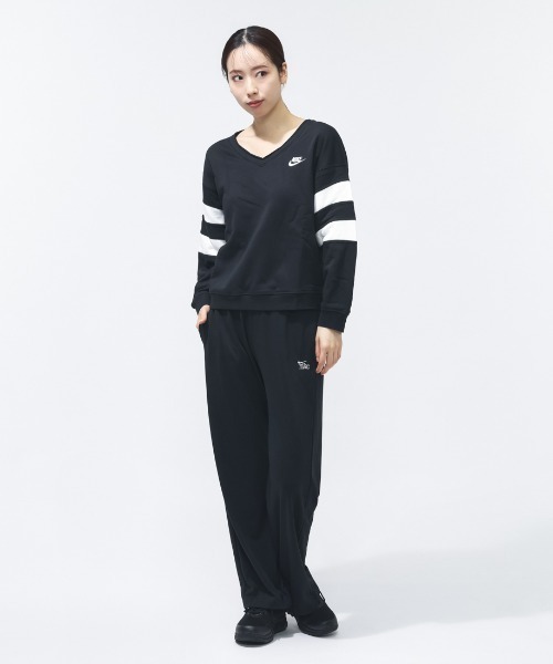 NIKE（ナイキ）の「ナイキ NIKE ナイキ  NSW クラブ フリース VNECK L/S クルー（スウェット・レディース・レッドパープル/ブラック・S/M/L）」の7枚目の写真