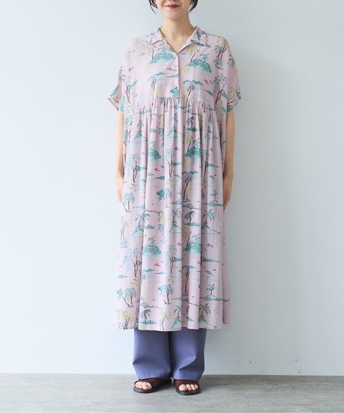 yuni(ユニ )の「Island print tiered open collar ワンピース(ワンピース・レディース・ピンク/ベージュ・FREE)」の11枚目の写真