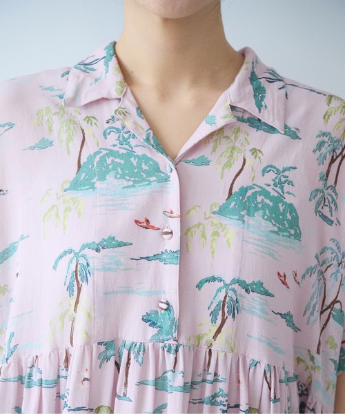 yuni(ユニ )の「Island print tiered open collar ワンピース(ワンピース・レディース・ピンク/ベージュ・FREE)」の15枚目の写真