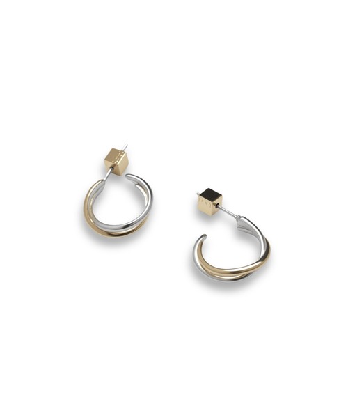 Lyvi(ライビィ)の「バイカラー / Crossed Layer Hoop Pierce-Contrast Edition / 金属アレルギー対応(ピアス(両耳用)・レディース・ゴールド系その他・FREE)」の3枚目の写真