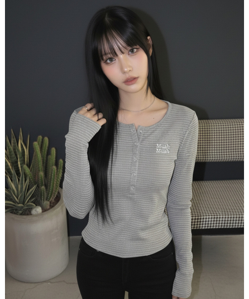 muahmuah（ムーアムーア）の「ヘンリーネックストライプステッチTシャツ[6色]（Tシャツ/カットソー・レディース・アイボリー/ブラック/グレー/ブルー/ブラウン/クリーム・FREE）」の22枚目の写真