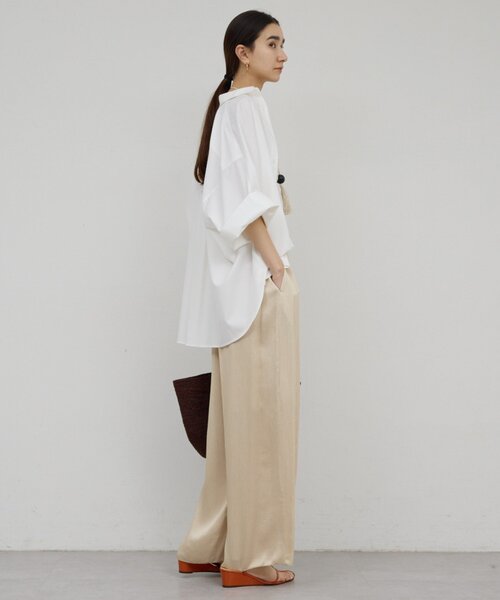 GALLARDAGALANTE(ガリャルダガランテ)の「ハーフスリーブシャツ(シャツ/ブラウス・レディース・グレイッシュベージュ/サックスブルー/ホワイト/ネイビー・FREE)」の13枚目の写真